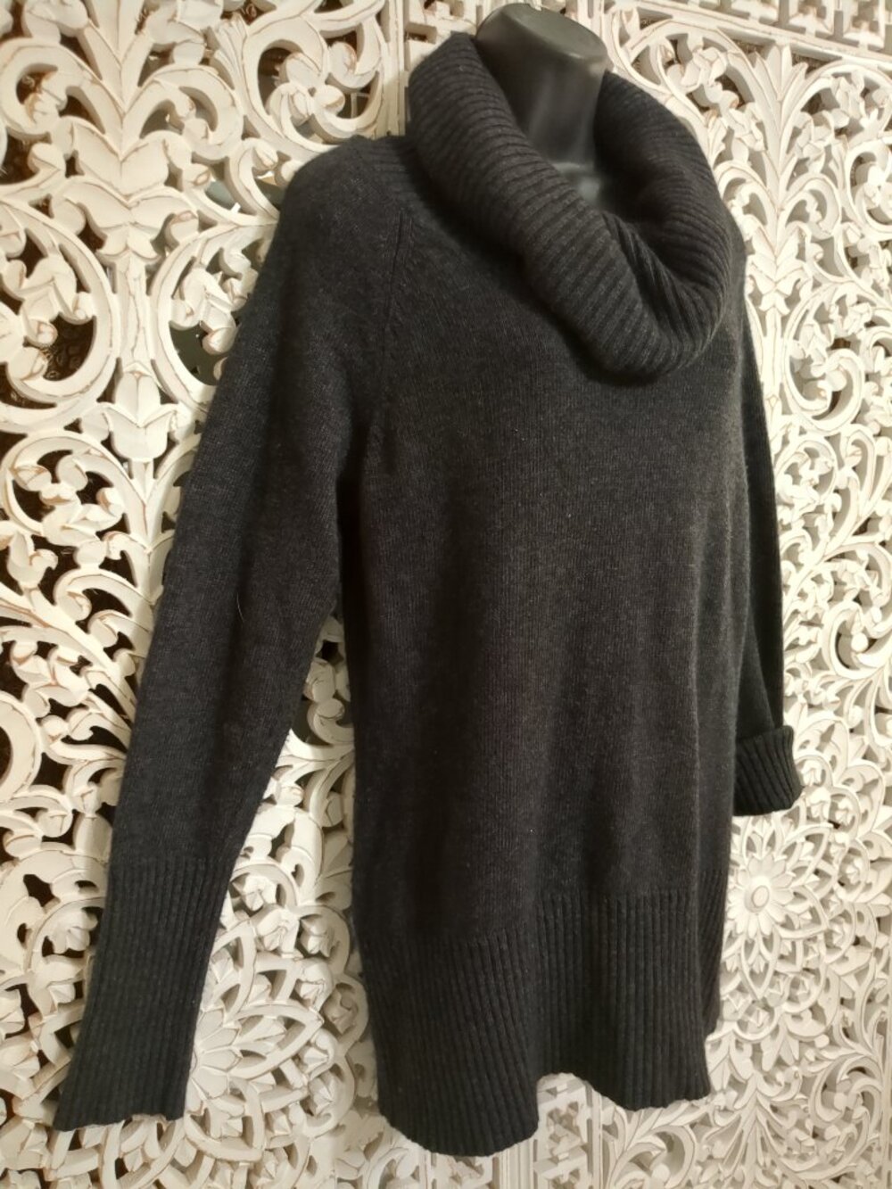 L โโ๐ฌ Long Sleeve Cowl Neck Grey Sweater - Picture 3 of 14